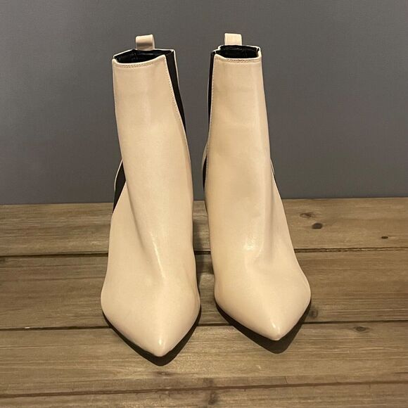 Calvin Klein Women's Feli Ankle Dress Booties Size 7 Beige Pointed Toe Pull On - Picture 3 of 14